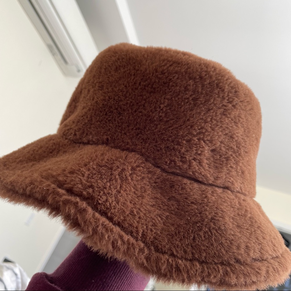 Solid Fuzzy Bucket Hat - brown